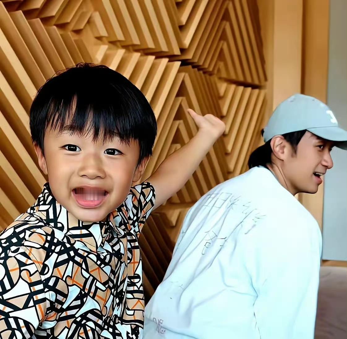 57岁陈韵晴冒险产子！古巨基一家四口新年报到，二胎背后藏着最戳人的父爱20