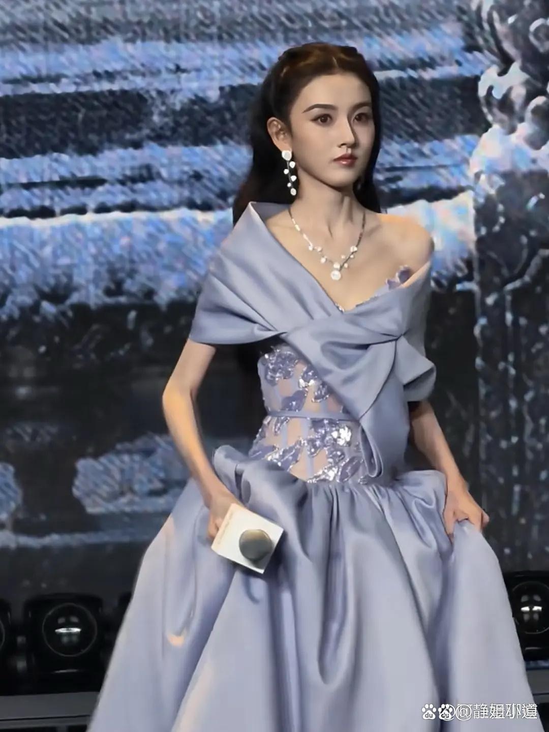 宋祖儿瘦的这个手臂好吓人啊，她还健康吗