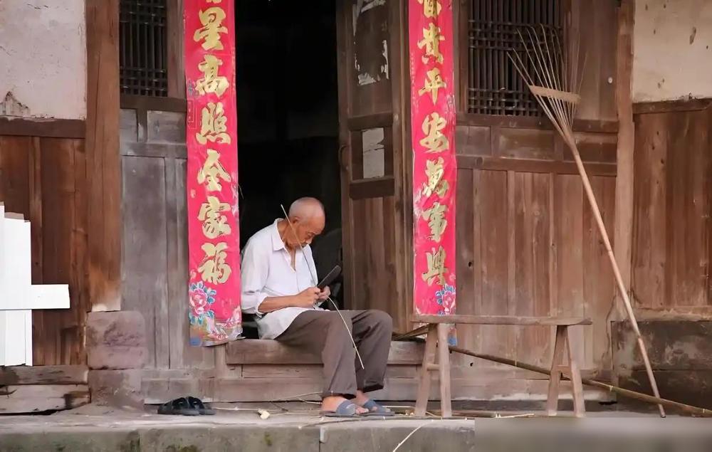保护五脏功能，适合长期服用的5个经典中成药：1、保护脾胃：补中益气丸补中益气