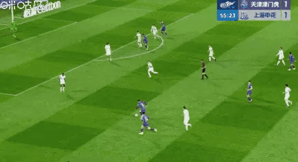 上海申花门将薛庆浩又又又一次失误送大礼！球迷都无奈了，不知道斯卢茨基咋想，要不转