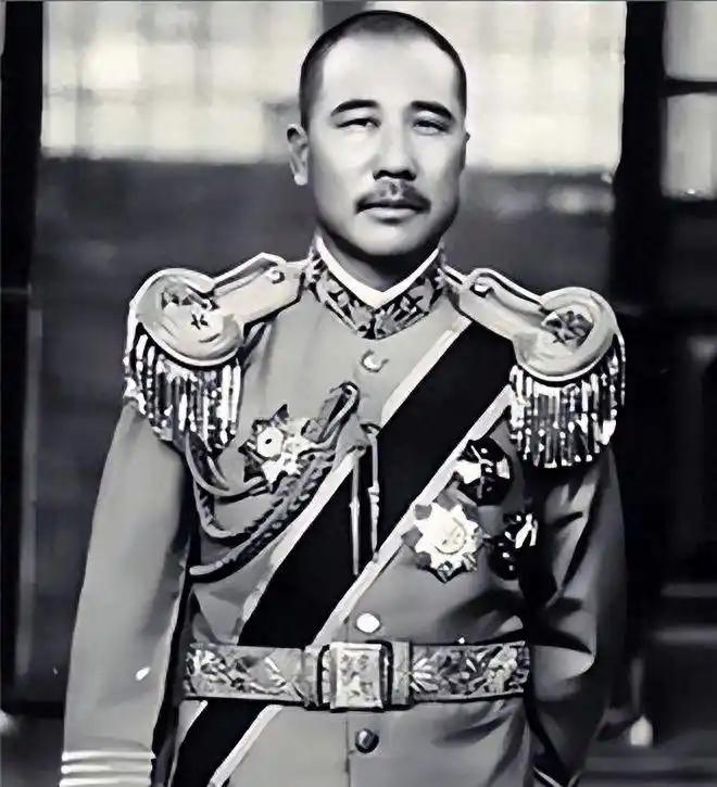 1926年深夜，张宗昌将陈佩瑜扔上滚烫土炕，她在灼痛中翻滚哭嚎；十四年前的拒绝，