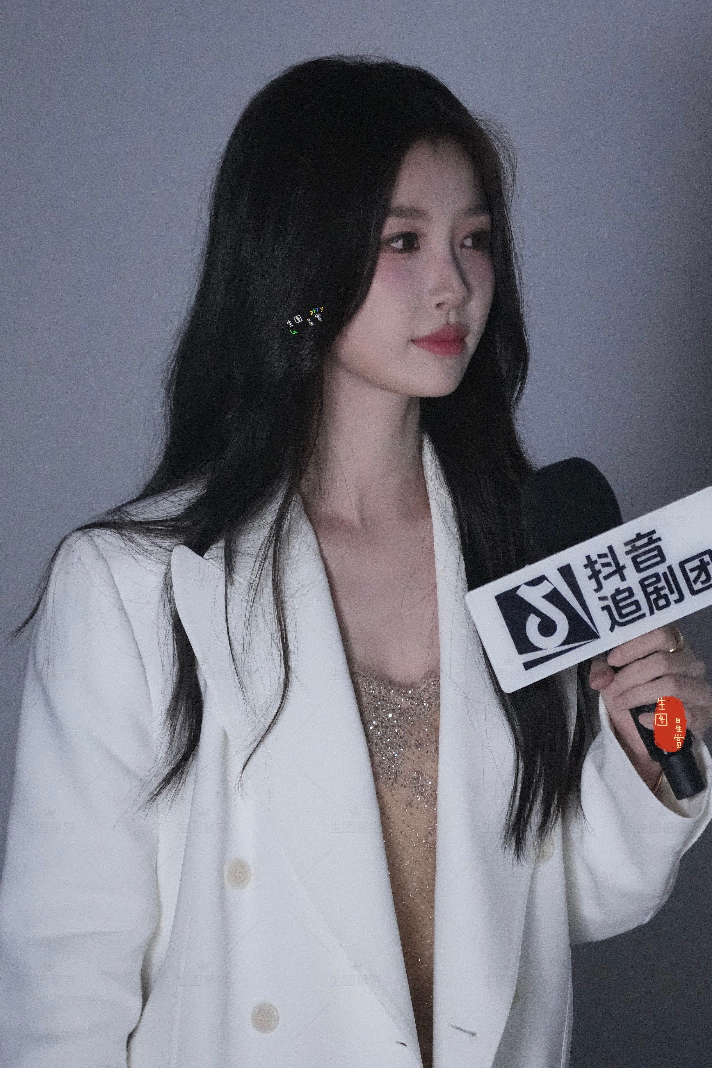 虞书欣魔力wink，是触电的感觉灿如繁星追剧团机位三出图虞书欣林晚星