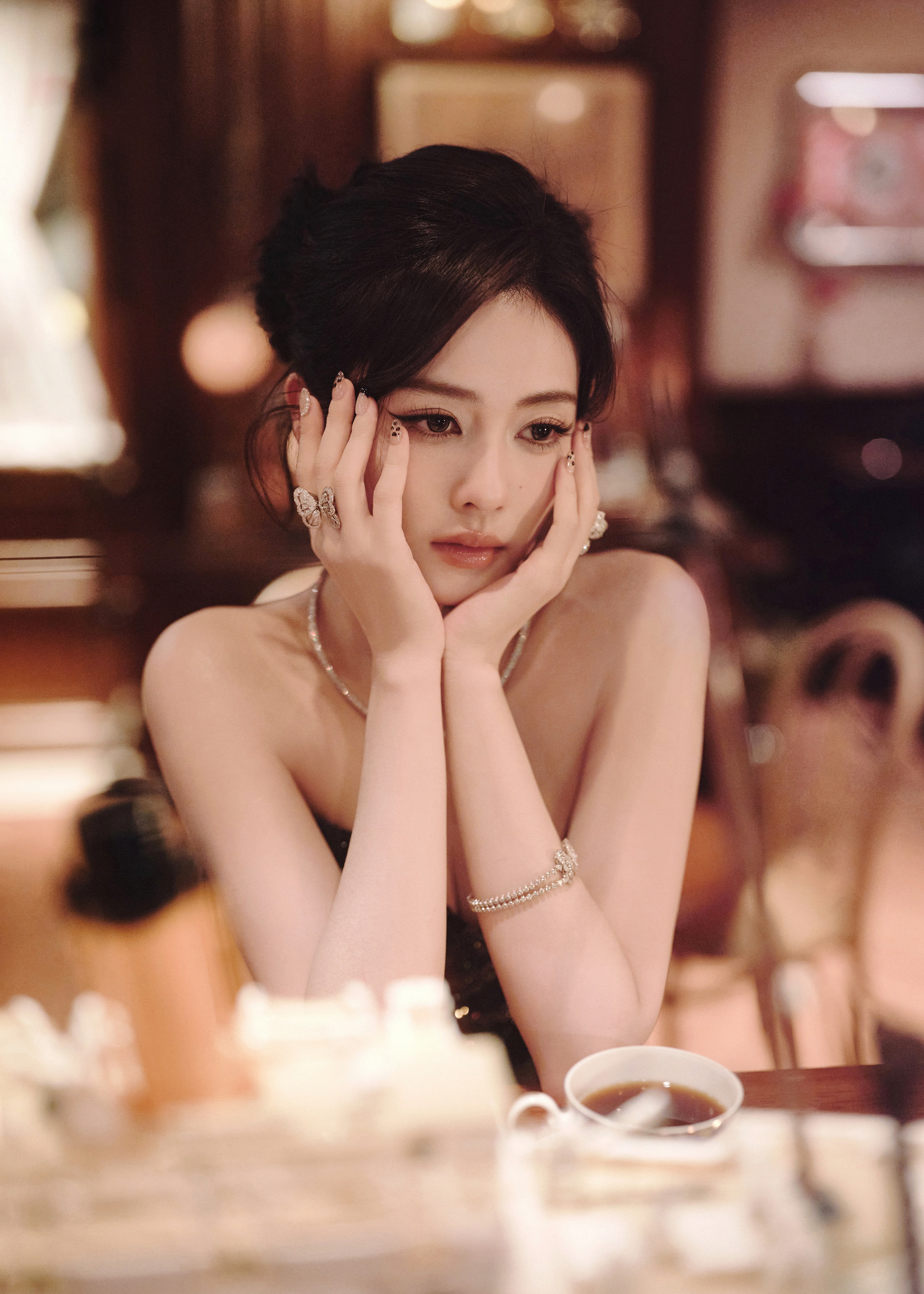 白鹿｜微博之夜今晚第二套高定，白鹿身穿RahulMishra2026