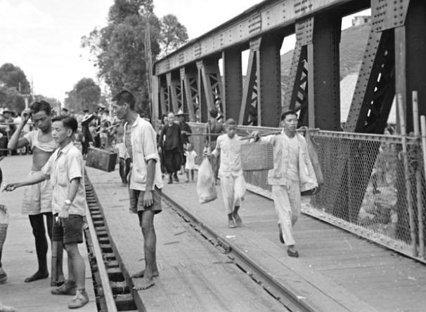 1950年春，一位北大教授留下“身体欠佳，请假数月，请勿发薪”的字条，可第二天，