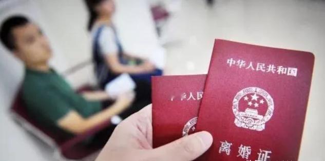 格局打开！重庆，一男子和前妻离婚整整10年，早已各自生活互不打扰。一天夜