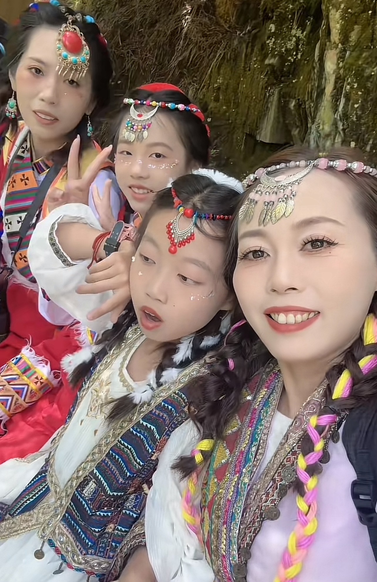 川西2死5失踪姐妹中，3名母亲与3名孩子，还有一名24岁的司机！这位司机是他们是