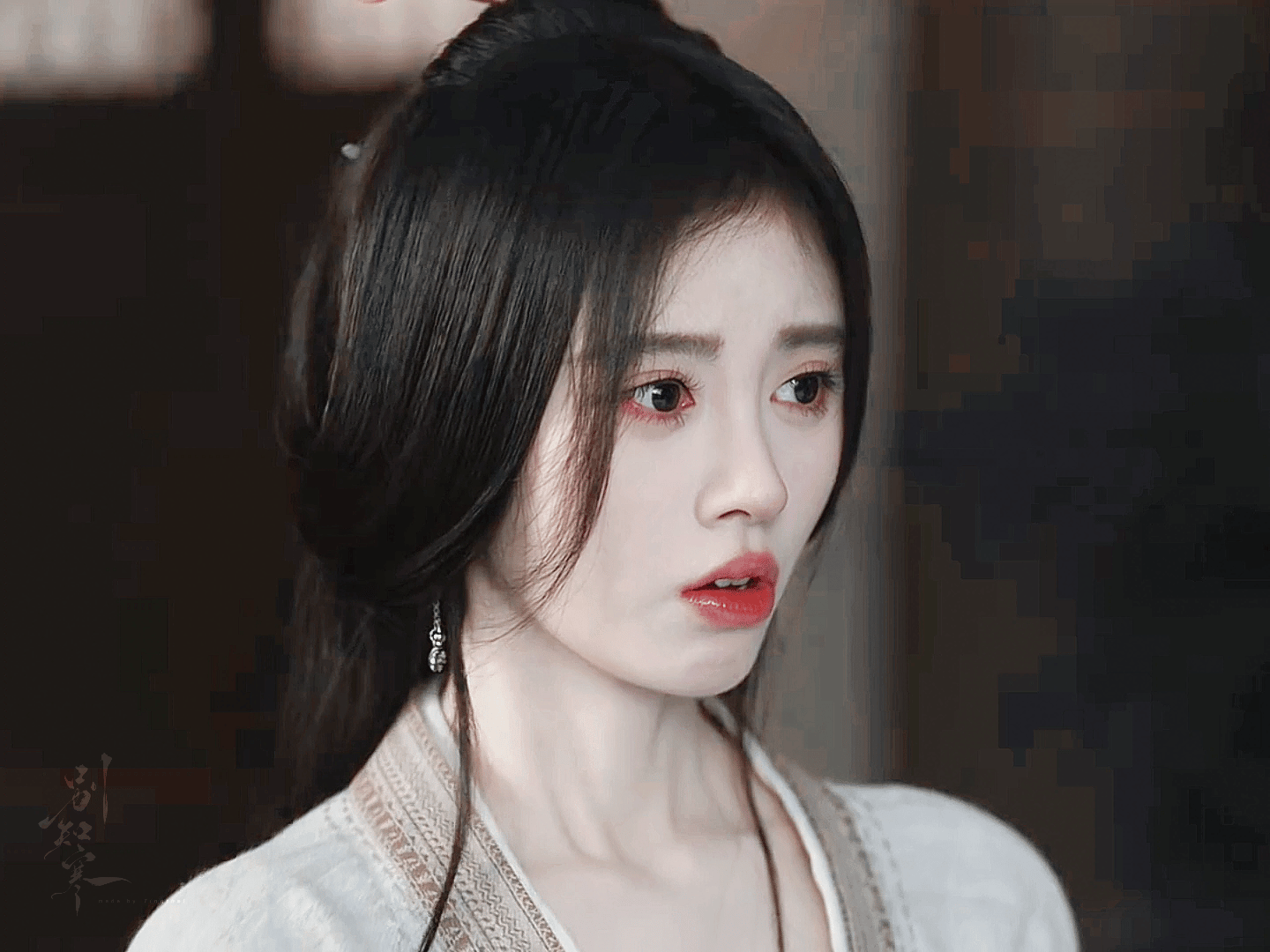 鞠婧祎出道十二周年发博网友说出道12年一直拍古偶吗？真正的好演员不应该只局限于一