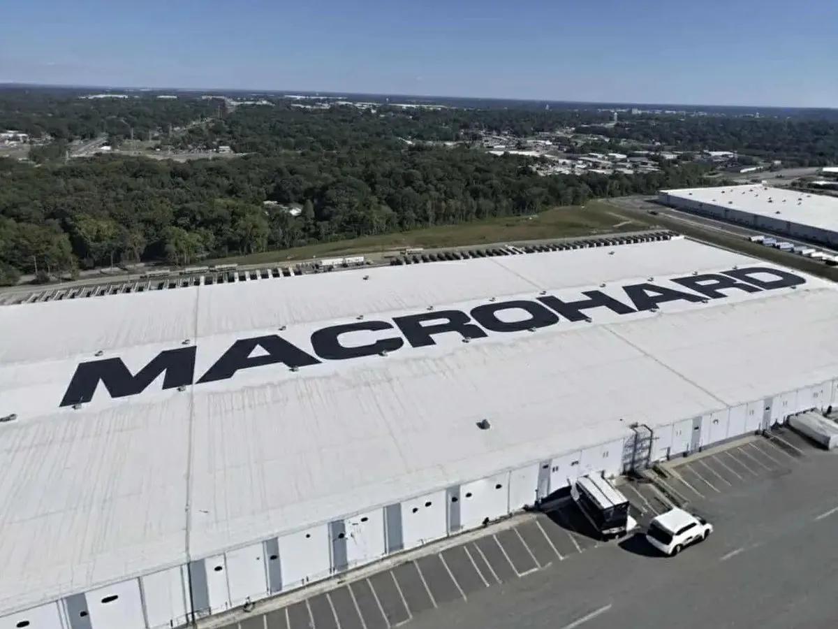 近日，马斯克在xAI全员大会上正式推出Macrohard（巨硬）项目，该项目