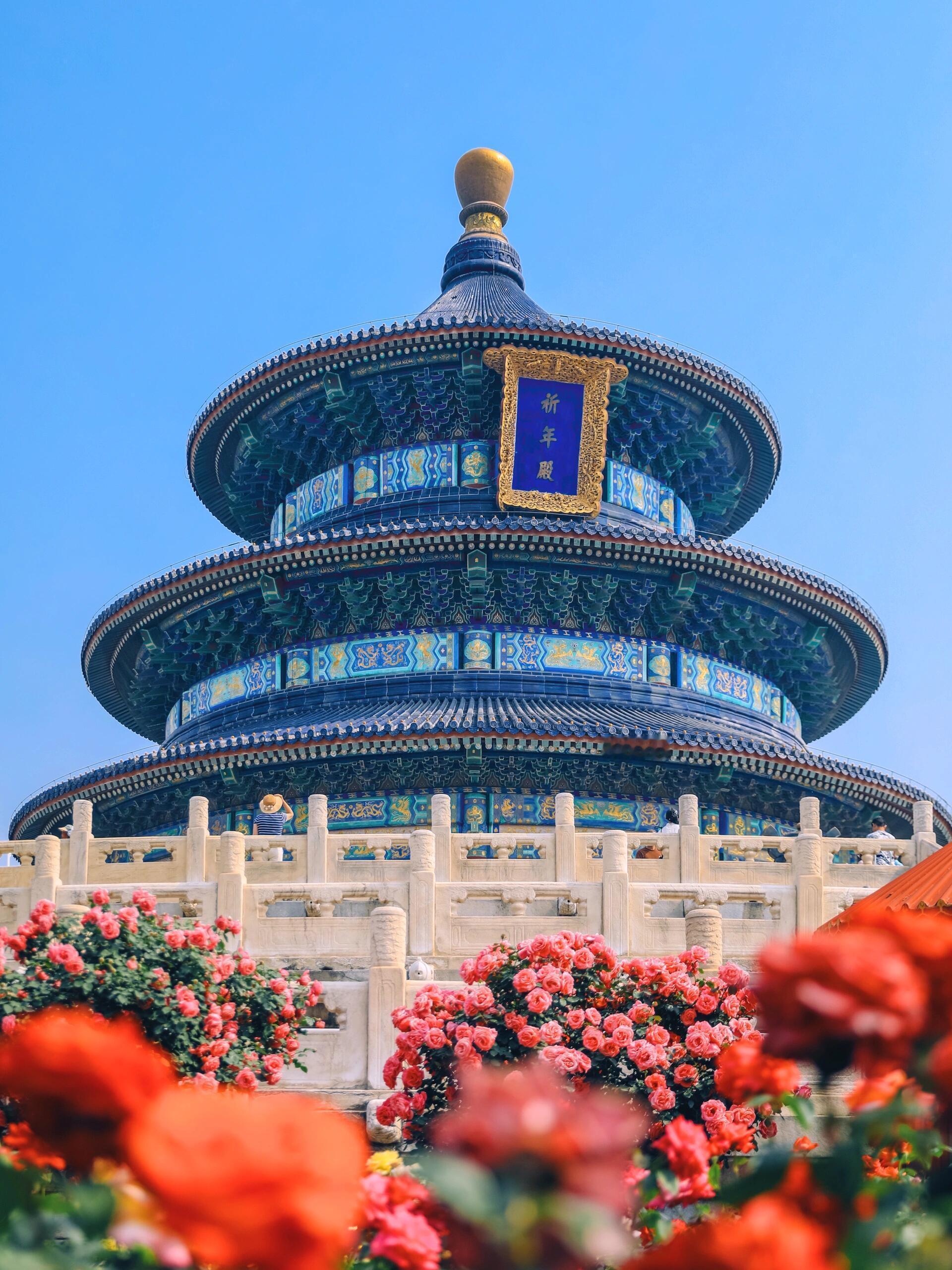 特朗普访华为何选择天坛背后的文化意涵通常包括：1.天人合一的哲学：天坛是明清皇帝