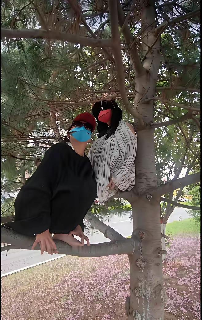 有翅膀的不一定是天使，也可能是个n人。[捂脸哭]