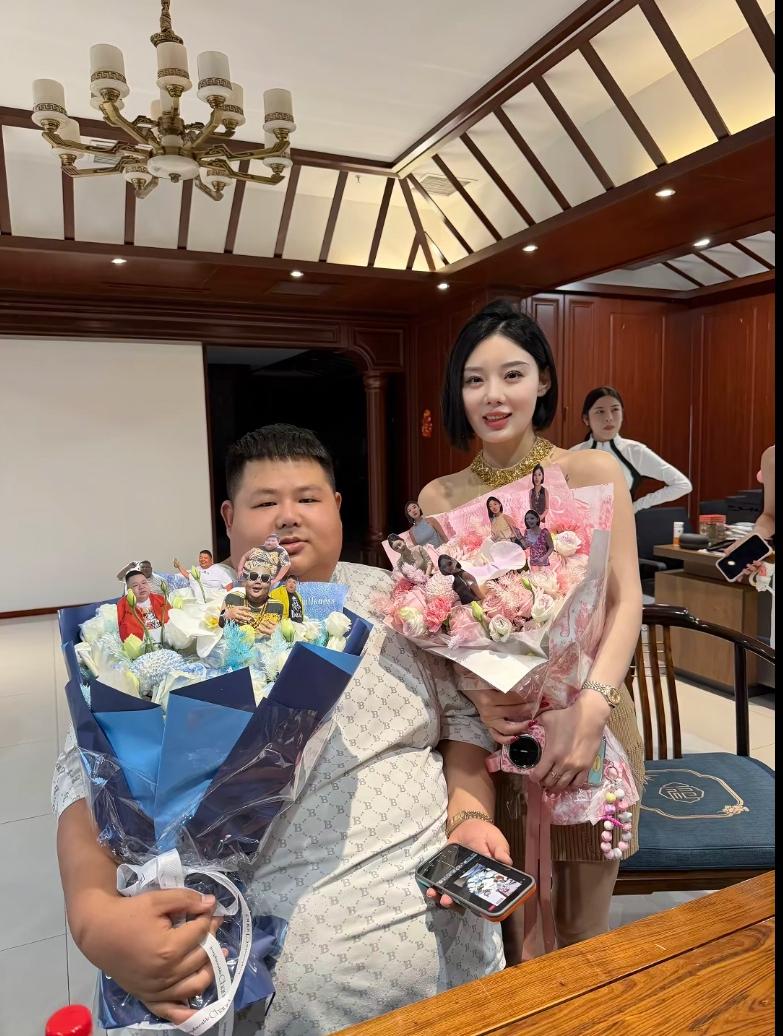 冀J狠人李占良，昨天订婚了，场地设在河北沧州黄骅民谣烧烤酒馆，到场粉丝足足上千人