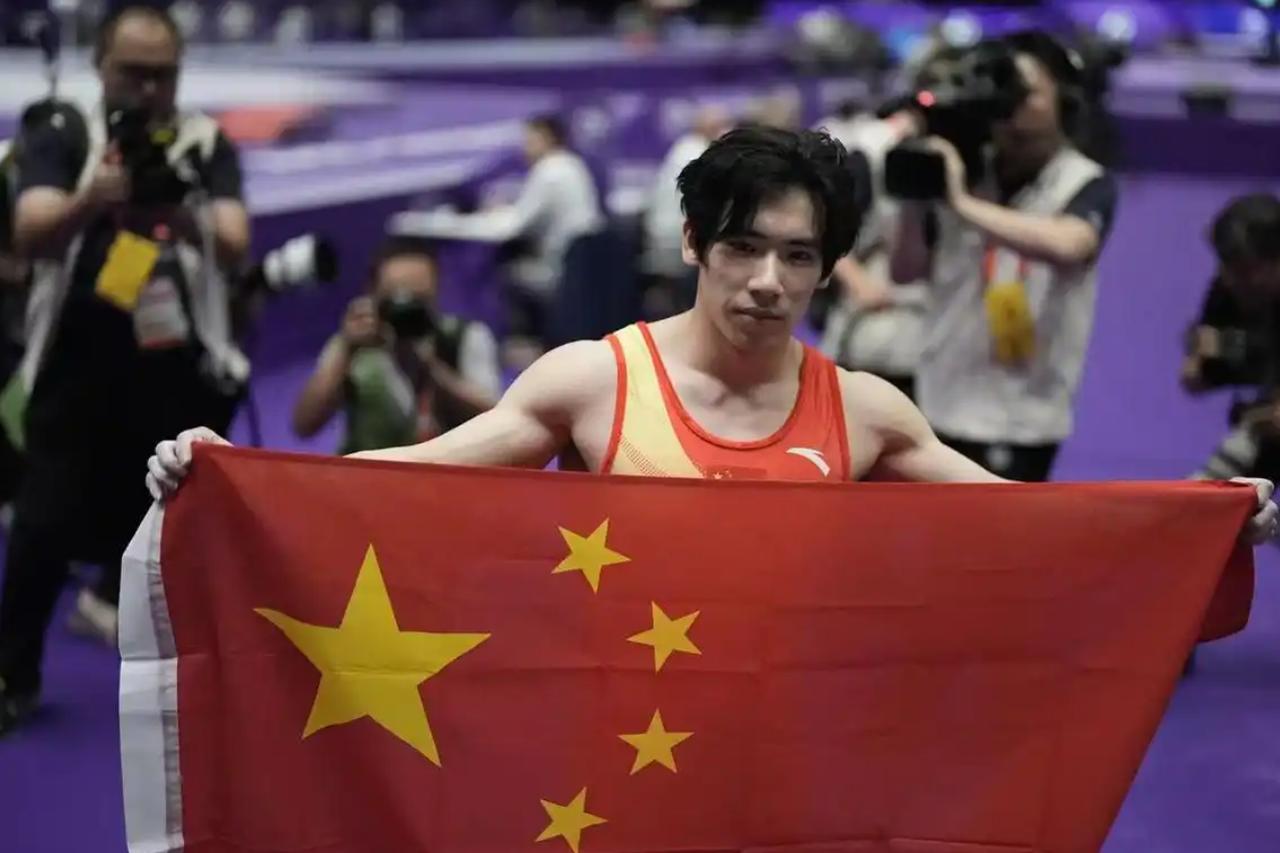亚运会含金量最高的一块金牌。张博恒体操男子个人全能。为什么说是含金量最高