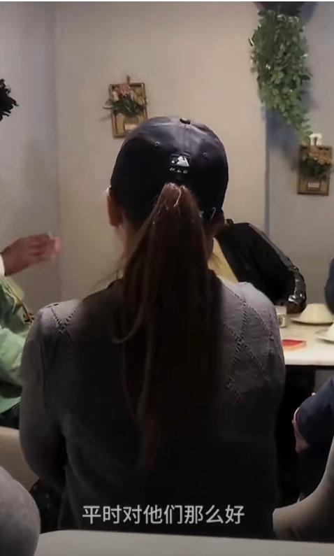 中国单亲妈妈在埃及开中餐厅，遭难民员工集体罢工？反手全辞退，这波硬刚太解气！