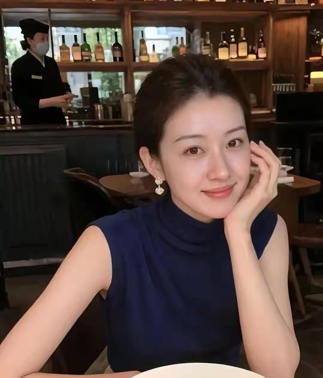 初入职场，才慢慢看清的真相1、加班时最晚走的同事，往往不是效率最低的