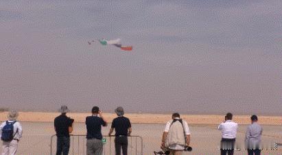 “光辉”坠机后，仅剩中俄战机完成飞行表演！21日的迪拜航展发生“光辉”战机坠毁