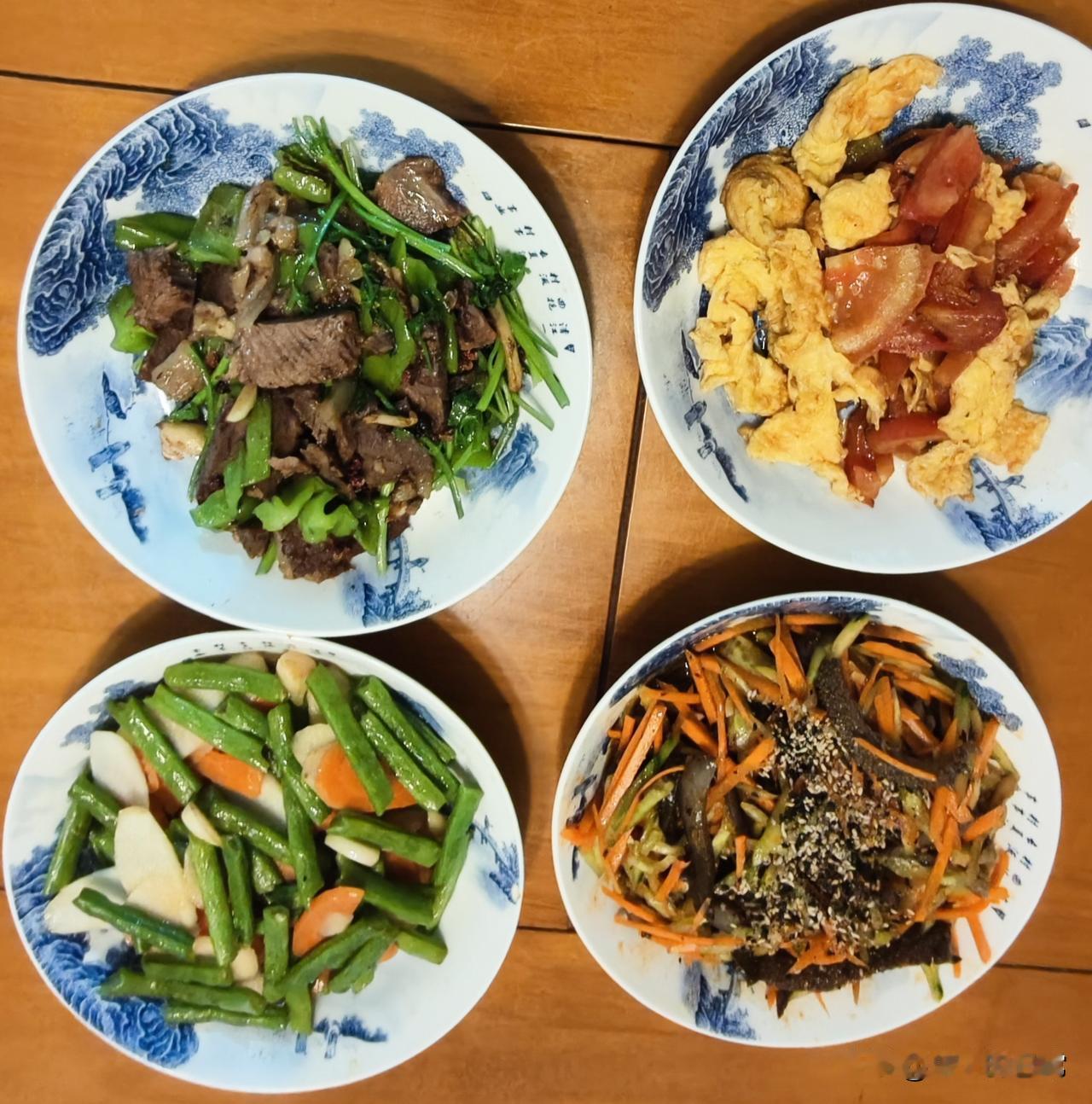 今天凌晨五点多，拉开窗帘就感觉到外面太阳的热烈。今天走了二千多步，走多少不重