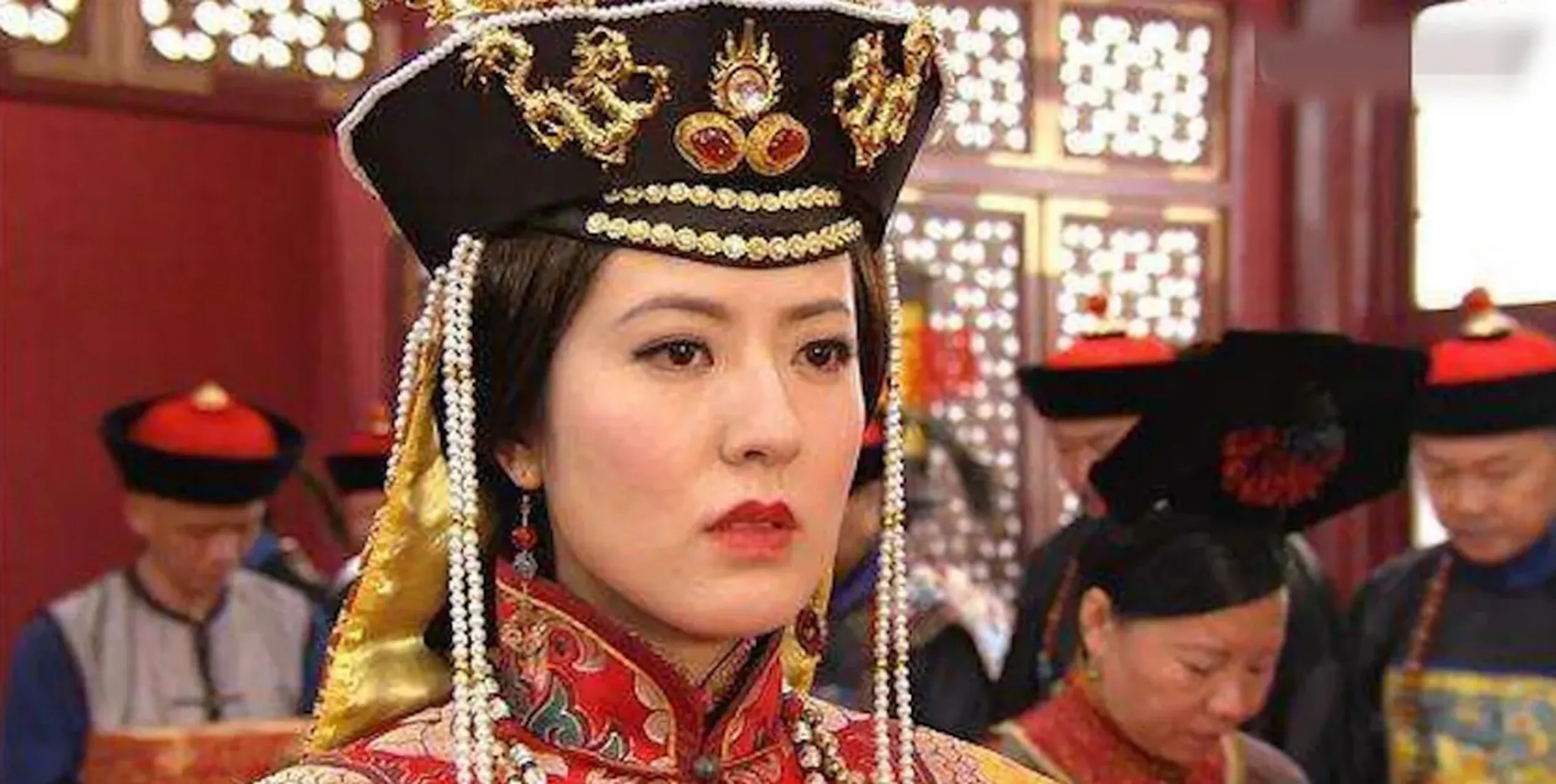 同治十三年（1875年）正月，同治帝驾崩，年仅十九岁。七十余天后，皇后阿鲁特氏随之去世。 《清史稿》