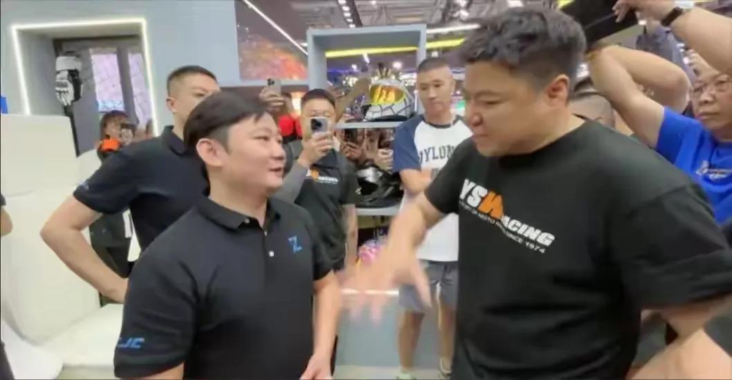 王铸找张雪和解被拒绝，当初自己有多傲慢，现在你就有多么的狼狈最近听说王铸想