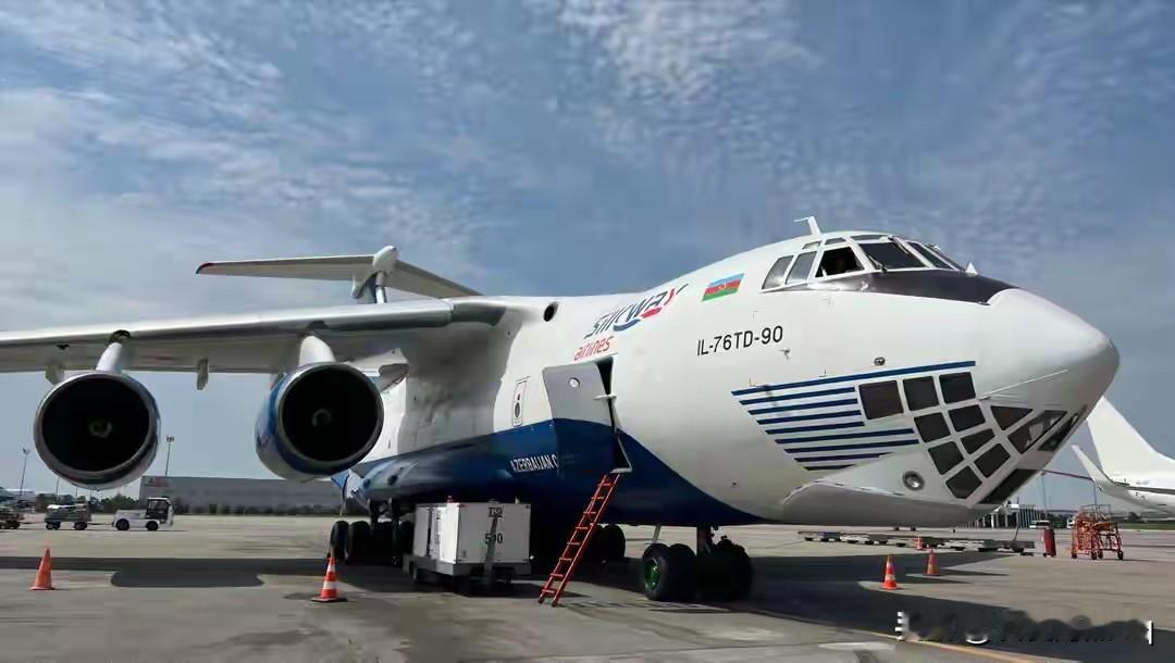 又干掉一个大家伙！伊尔-76军用运输机在目前的俄罗斯，估计是除了安-22军用运