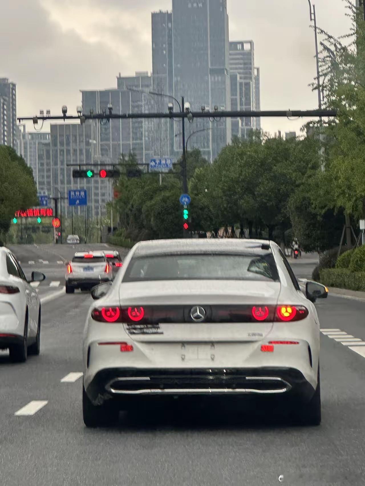 奔驰现在的设计怎么越来越难看了