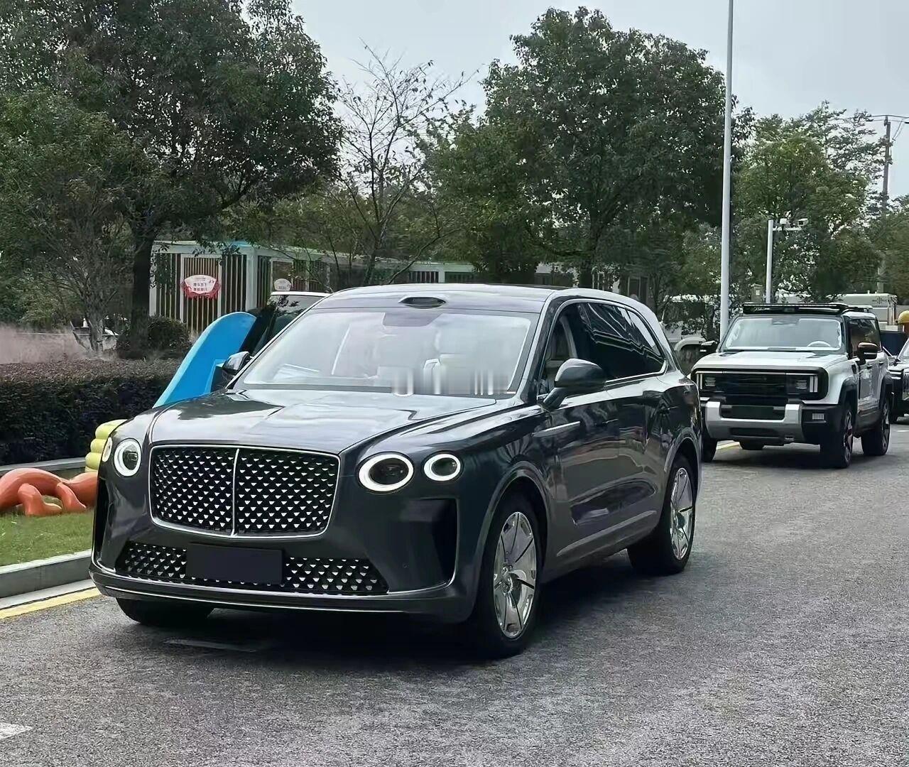 这个扫地机器人造的车，不管过去多长时间，每次看到我都觉得好笑！！