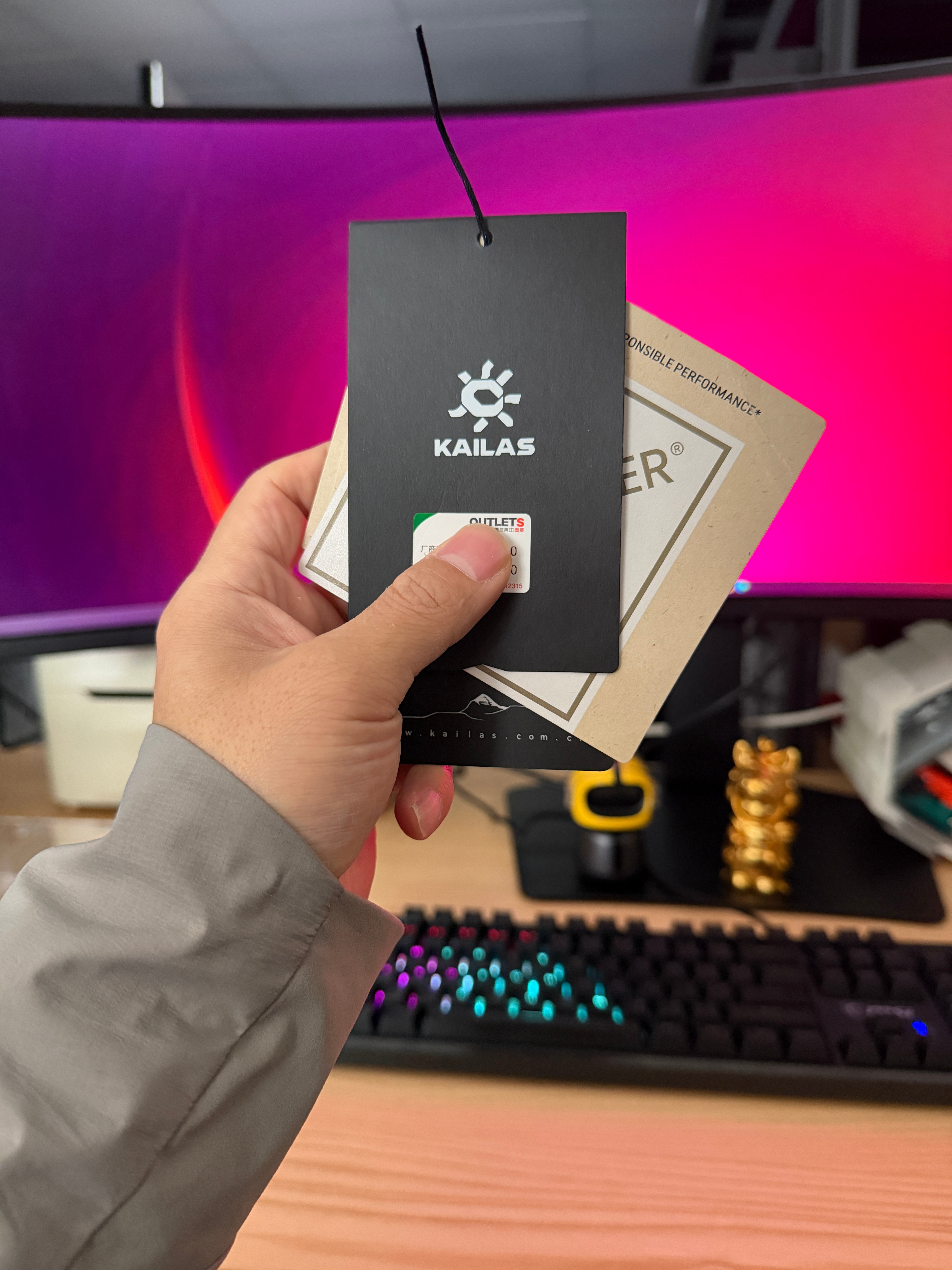 买的新衣服都穿臭了、发现吊牌还没剪、有时候是真的很懒、你有没有这样的问题？