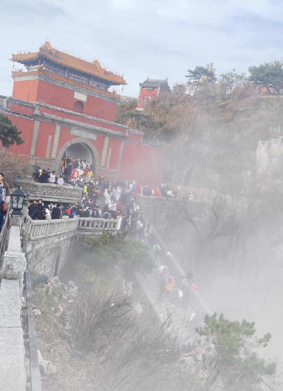 早上在楼下花园快走12圈，用时34分钟，已经规律运动一周了。至从体检结果查出