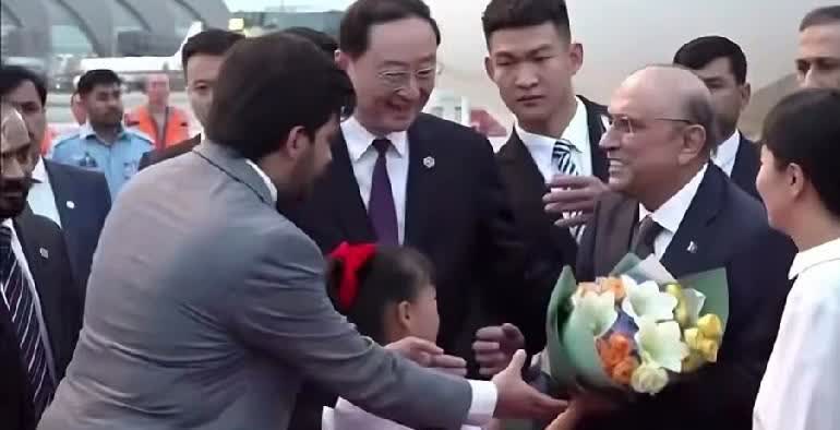 巴基斯坦，越来越香了。为什么？你懂的!突然，巴基斯坦成了“香饽饽”，很多国家