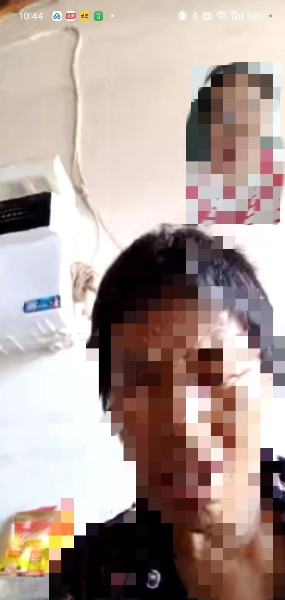 我上午又给老公打电话了，还是不接我电话，表弟到现在也没回复，也不知道协商的怎么样