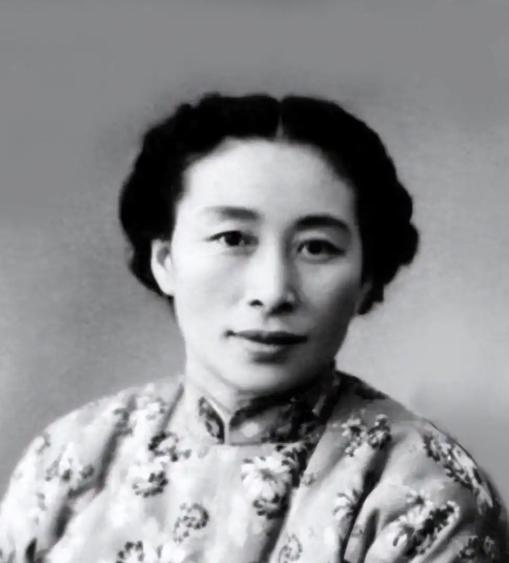 2010年，92岁的傅涯在病重临终前，把五个子女喊到病床边，说出让儿女感动的遗言