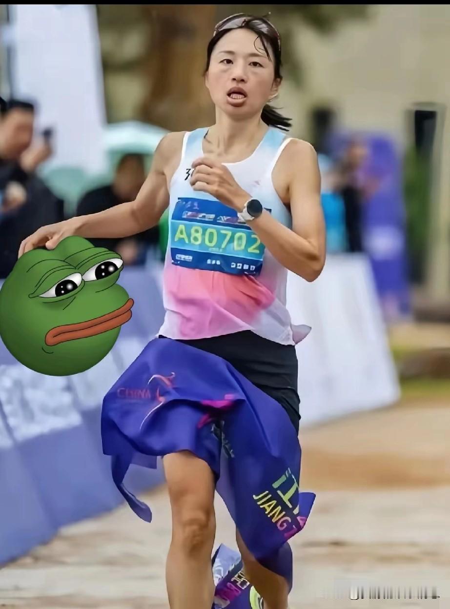 这下因值班安排缺席了马拉松，不知道现在的你作何感想。本来就是医院的护士，工作