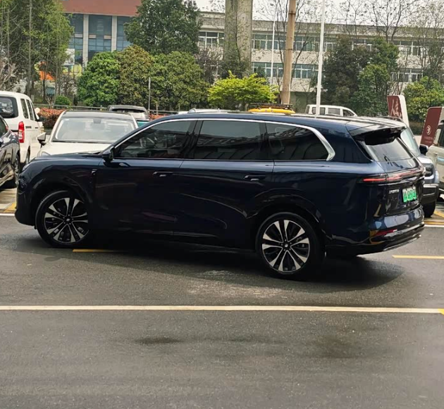 华境S把华为智驾打到14万，成本到底省在了哪儿？这台车，把华为的智能化长板发挥