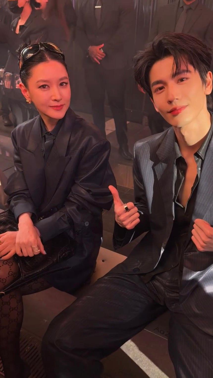 张凌赫李英爱握手打招呼张凌赫李英爱同框合照帅美的两位
