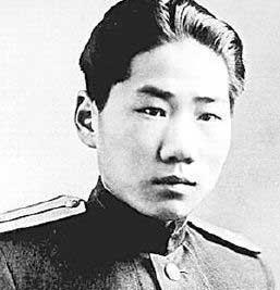 1955年，中央派人前往朝鲜，准备迁移毛岸英的坟墓。可就在大家刚开始挖