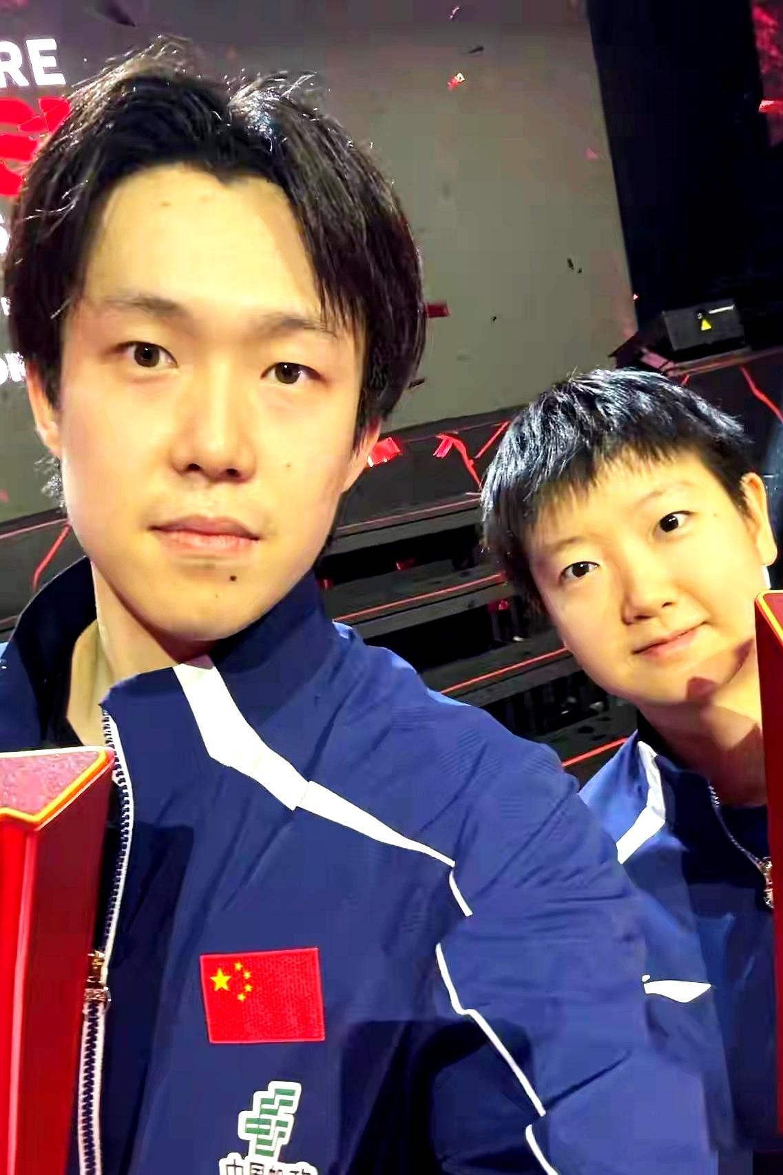 他俩终于没再错过！2026新加坡大满贯，孙颖莎4-2碾碎王曼昱拍子冒烟，王楚钦4