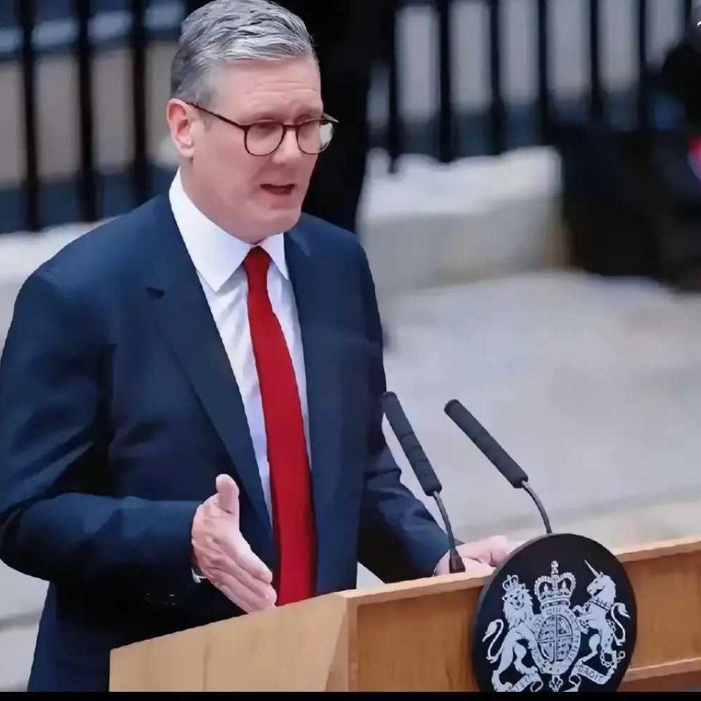 8年破冰！英首相率60人豪华团访华，西方阵营分化信号强烈当伦敦的浓雾尚未散尽，