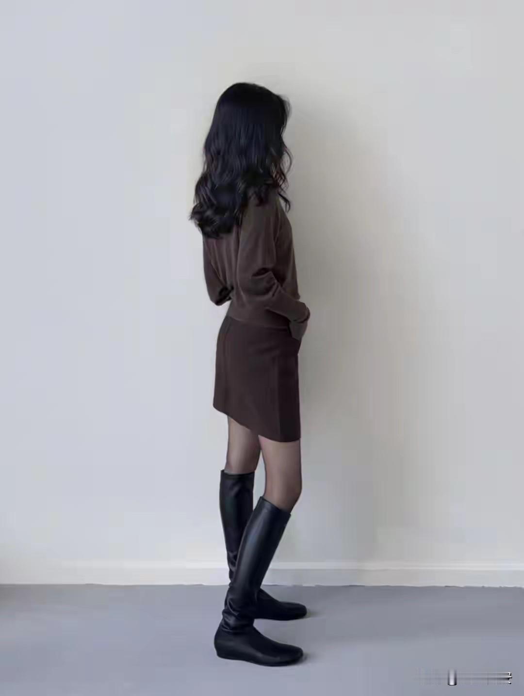 生活中，真的是这个样子：如果一个中年妇女，穿着突然时尚起来了，不用怀疑