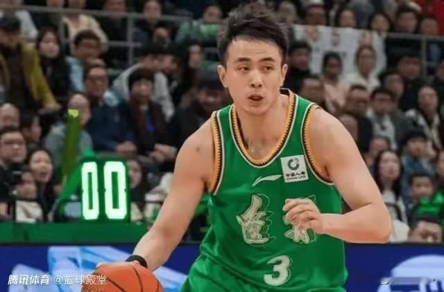 今晚辽宁客场战胜青岛的3点理由1.辽宁队的内线，莫兰德、付豪、新外援和小旭，不