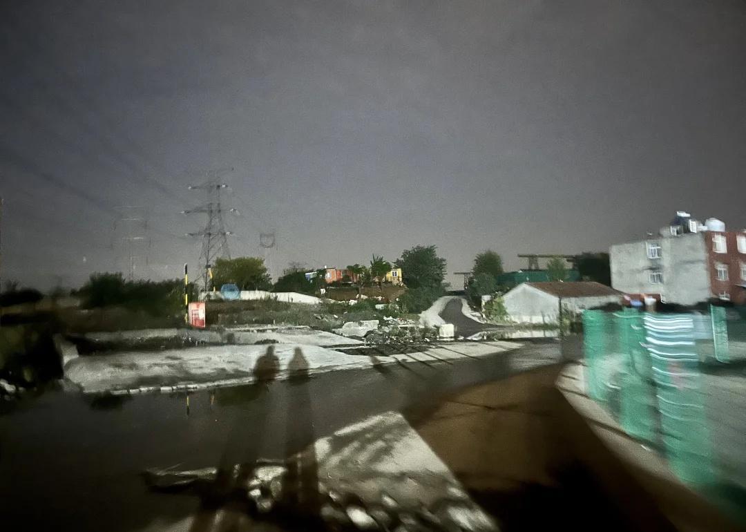 相亲男带我来这种地方暴走四万步相亲男本地人，家住我学校附近，熟知学校周围线路。