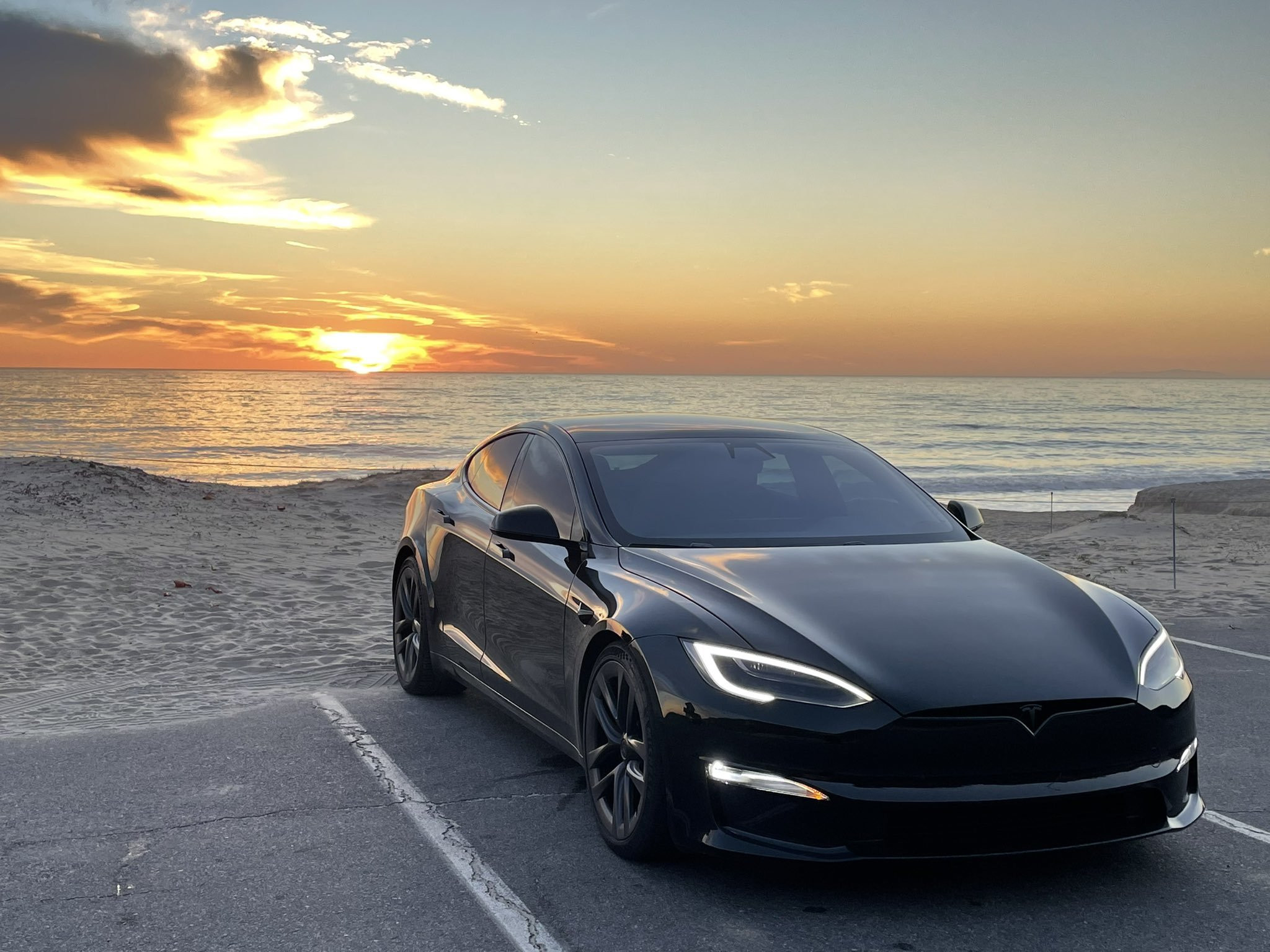 车若初见特斯拉狠呀，心是越来越大了，还记得刚成立时候的目标吗？白话点，就是加速