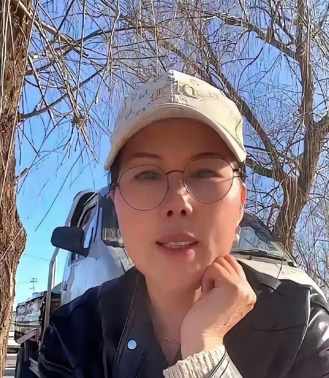 张兰家大概率不会再留小杨阿姨了，并非她干活不好或是孩子不待见，实在是没这个需求。