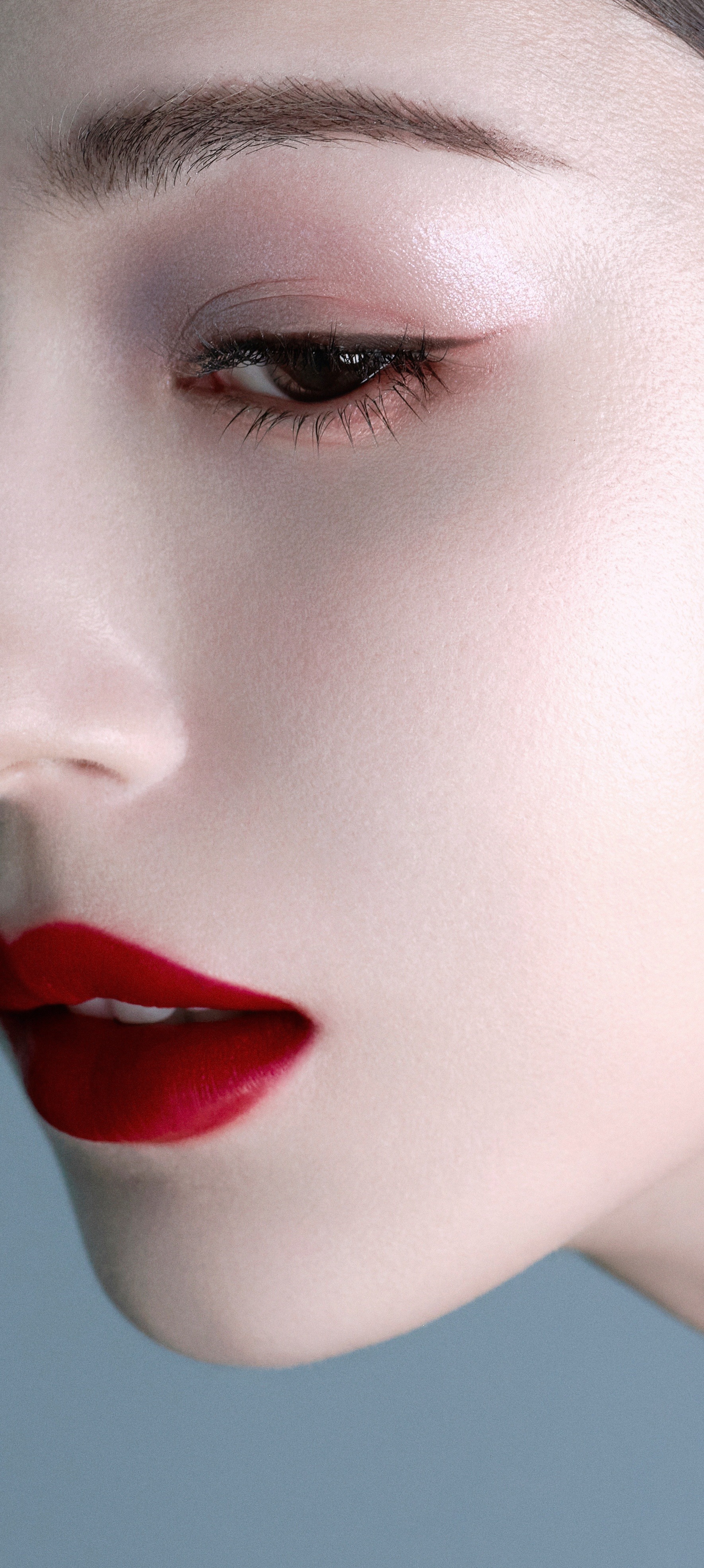 哈妮克孜，红色热烈头像壁纸，这妆容太精致了吧。哈妮克孜