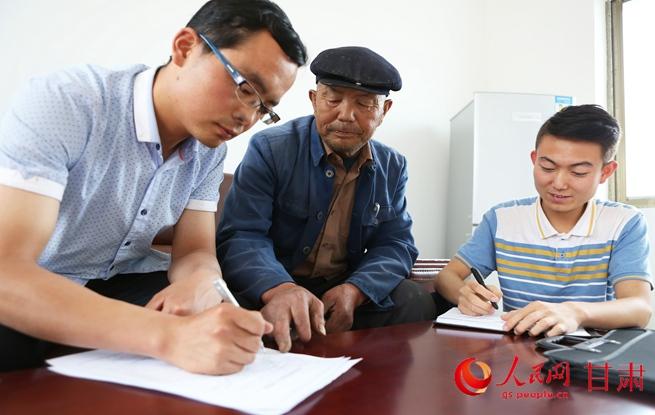 年满60岁没办养老登记，白白错过好几年补贴，现在补办还来得及不少农村的老年