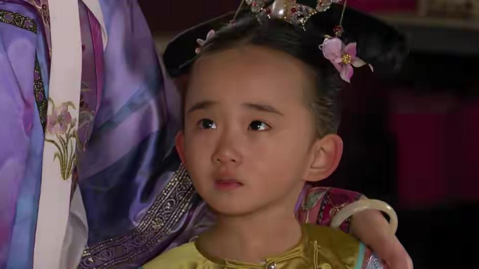 胧月出阁对甄嬛低语：那天我对甄嬛低语：那天我看的一清二楚，我是受了一人的指使。