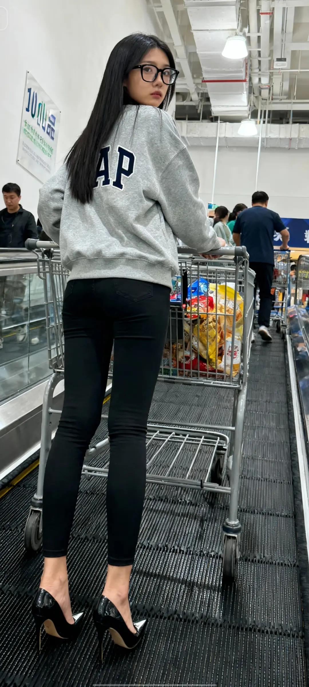 生活。好身材好气质美女女神秀出好身材