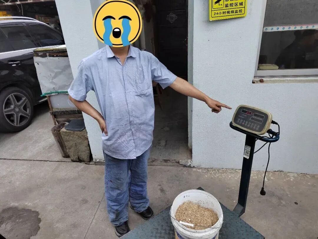 “真是智商堪忧！”浙江台州，一家五金厂的老板最近总觉得心里犯嘀咕，他发现厂里一名
