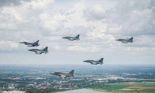 F-16摧毁中国产PHL-03火箭炮！泰指挥部爆发一片欢呼，接下来却麻烦了7月