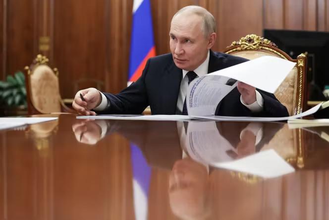 “榛树”或已锁定基辅，普京要学美以做法，“斩首”泽连斯基？据多家俄媒报道，近