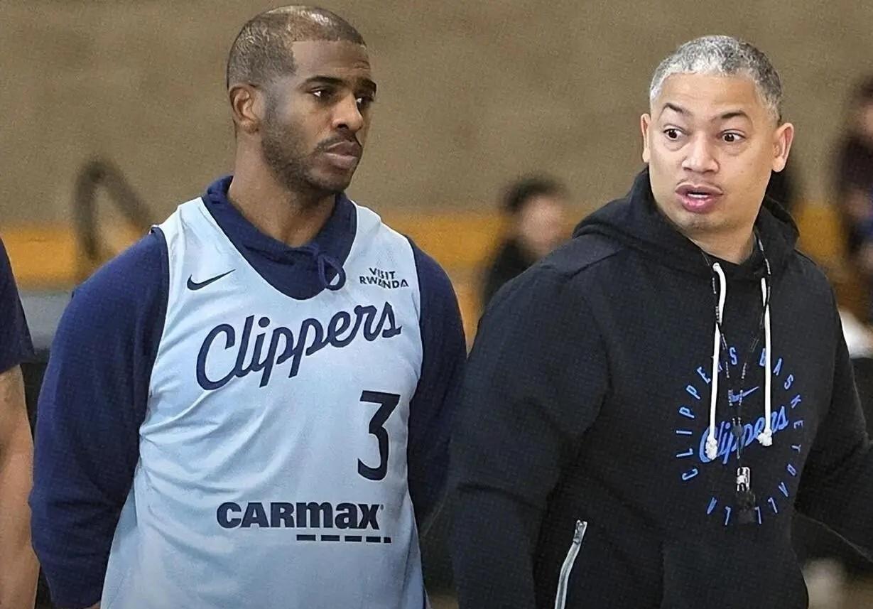 止步附加赛首轮的快船，本赛季做的三件蠢事！第一个，让保罗回家。常规赛初期，快船