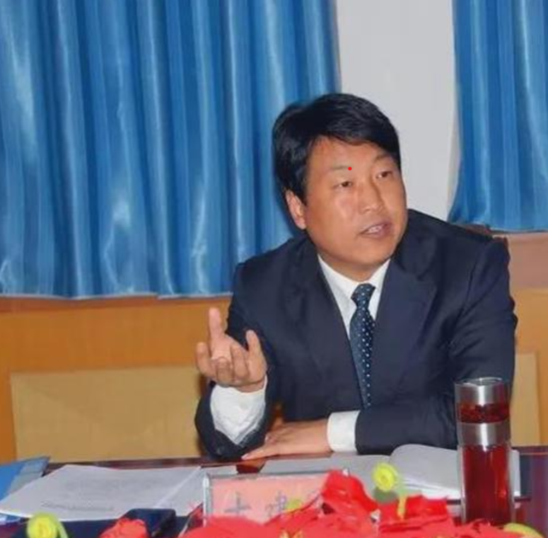 原河南周口市长吉建军的一两事。吉建军是河南灵宝人，其仕途跨越了